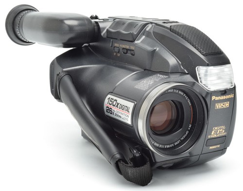 Panasonic PV-53 Palmcorder 本体と付属品 Panasonic Palmcorder PV-53 VHS-C Camcorder w/ 2 Batteries