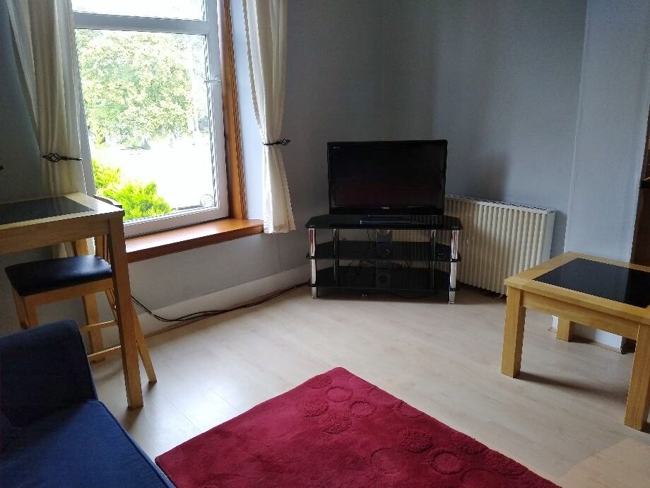 Aberdeen City Centre 1 Bedroom First Floor Flat 400 Per Month Ab10 6de 25 Nellfield Place In Aberdeen Gumtree