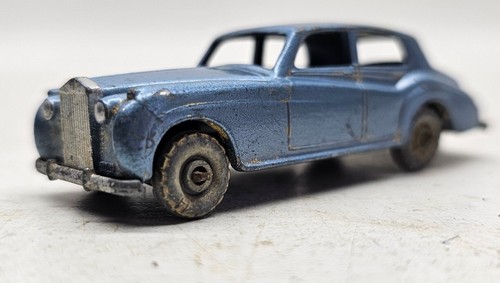 Vintage Matchbox No. 44 Rolls Royce Silver Cloud with Gray metal