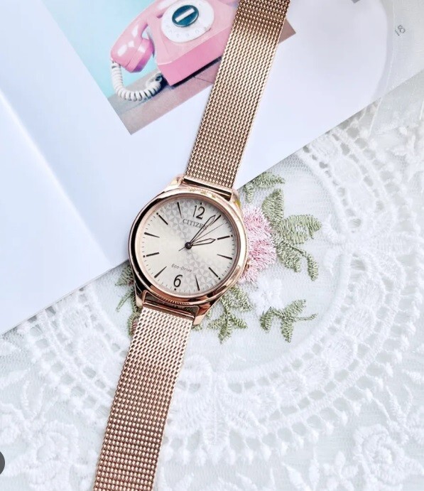 Pre-owned Citizen Eco-drive Em0508-80x Rose Gold Mesh Stainless Steel Ladies Dress Watch