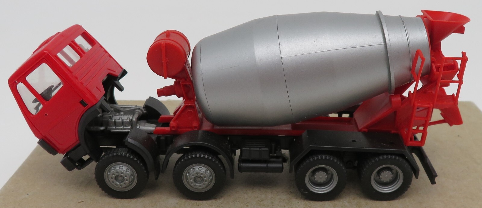 Herpa Ho 1/87 Lastwagen MB Mercedes Sk 88 Betonmischer 8X8