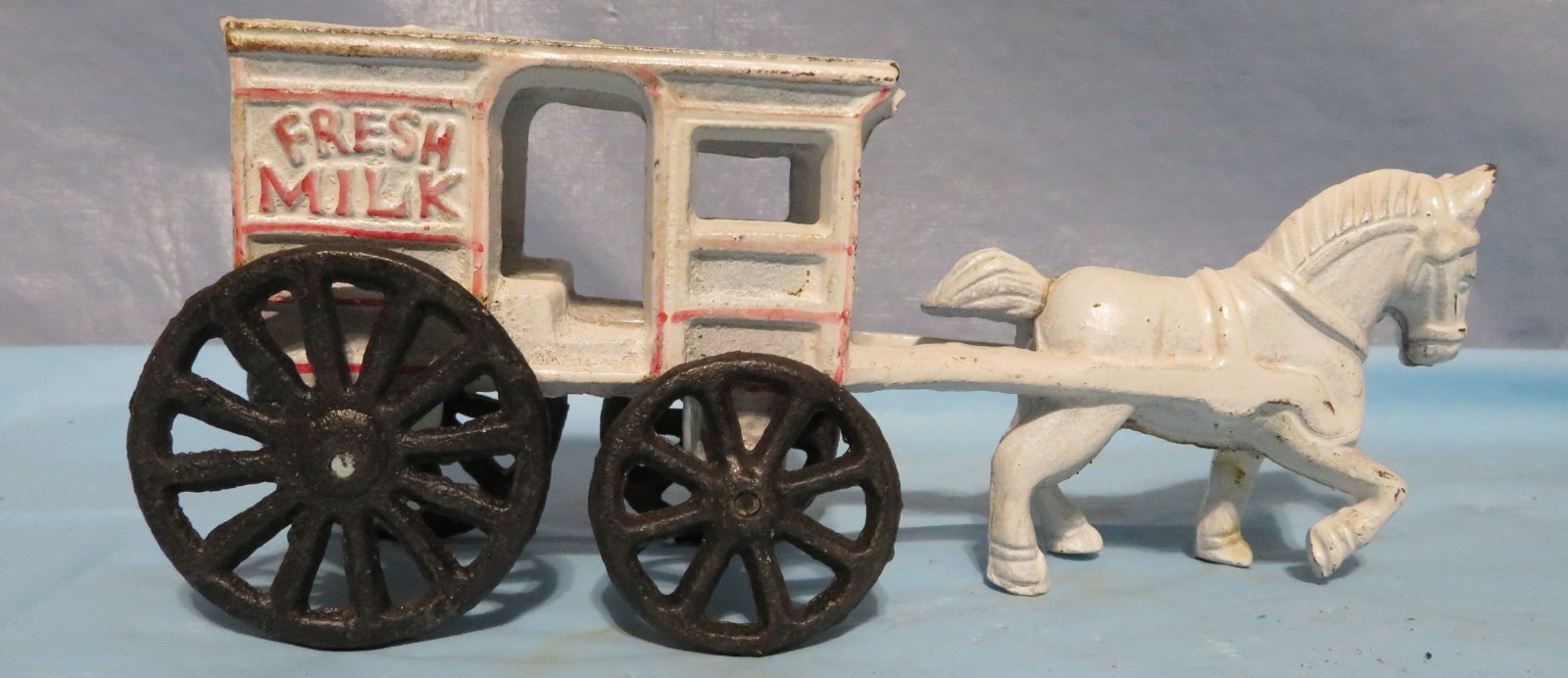 Lovely Cast Iron Horse and MILK WAGON 'FRESH MILK' Red/White/Black
