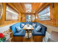  KEW BRIDGE: 2-bed traditional houseboat with panoramic views for rent