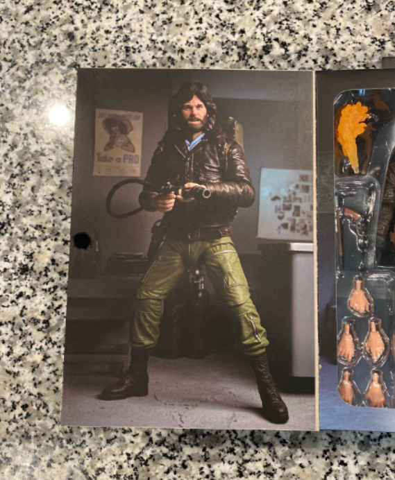 NECA The Thing Ultimate Macready (Station Survival) 7" scale action figure