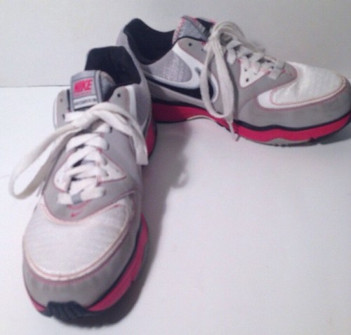 NIKE AIR TR RUNNING / CROSS TRAINING SNEAKERS WOMEN'S SIZE US 9.5 EU 41