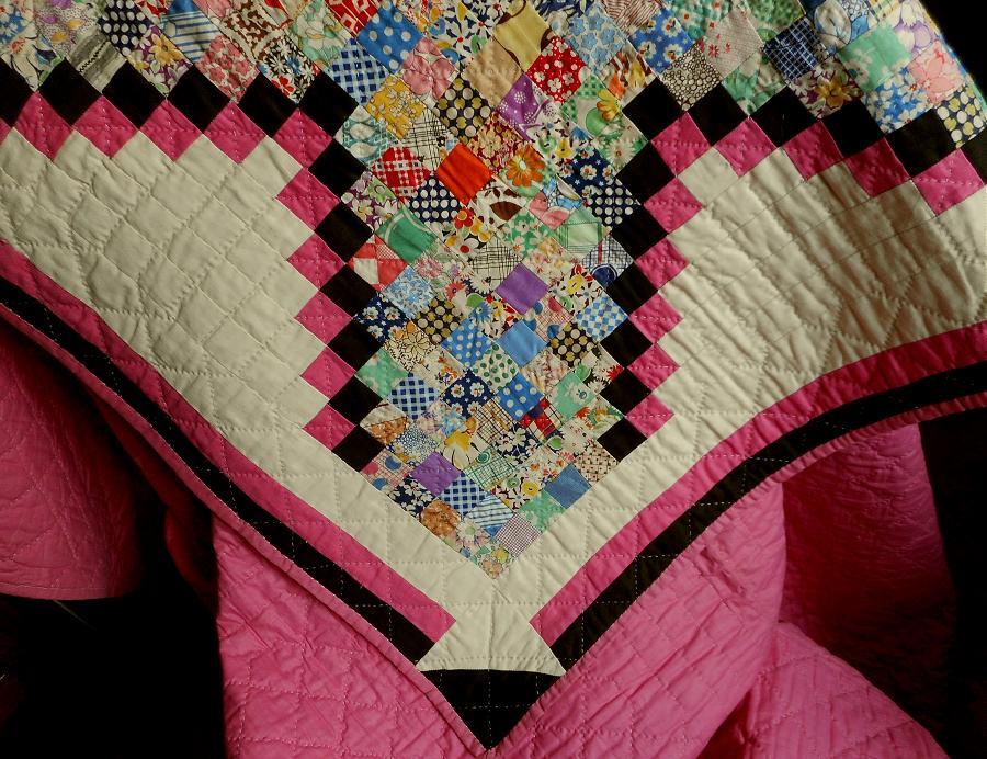 Exceptional Vintage Hand Sewn Irish Chain Quilt 1