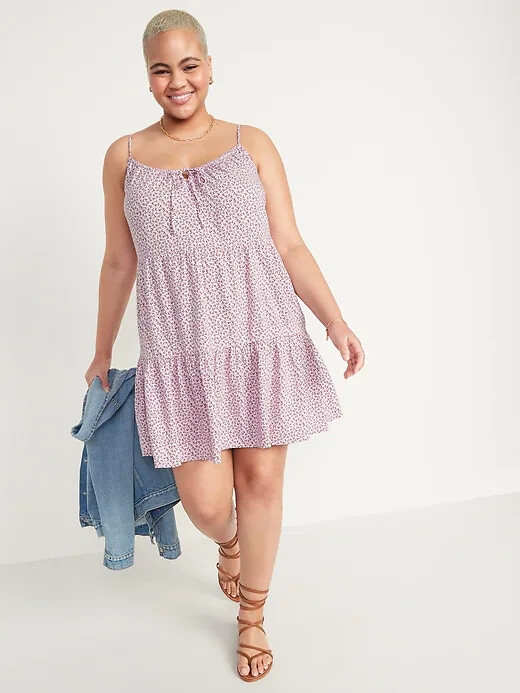 

Многоуровневое мини-свободное платье на бретельках Old Navy с лавандовым цветочным принтом, размер S, высокий, Фиолетовый