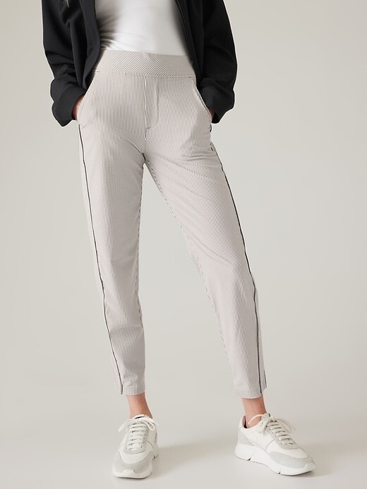 

Брюки ATHLETA Brooklyn с текстурой до щиколотки  (средние) в полоску №988050 НОВИНКА, Multicolor