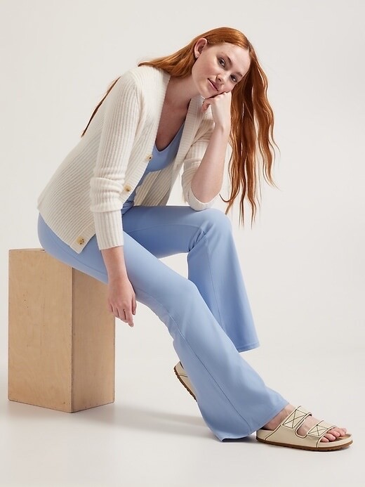 

ATHLETA Брюки-клеш Salutation Stash ST, маленькие высокие ST | Цапля Синяя #465607 НОВИНКА, Синий