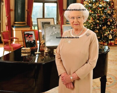 QUEEN ELIZABETH Photo 4x6 Royal London England Great Britain Collectibles