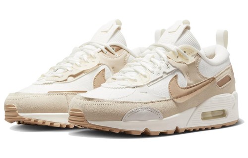 ♢新品♢NIKE W AIR MAX 90 FUTURA 25.0 Nike Air Max 90 Futura Summit White Metallic Silver (Women's