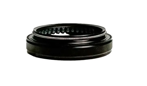 M/T Rear Cover Oil Seal 8-97947840-0 Fit Isuzu Dmax 2WD 2012