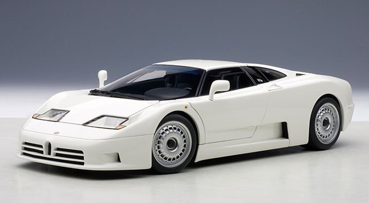 オートアートブガッティ　EB 110 GT ホワイト1:18 AutoArt Bugatti EB110 GT, White 1/18 Diecast Car