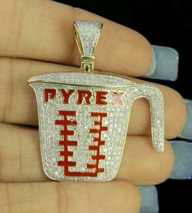 Pre-owned Pyrex 1 Ct Round Simulated Diamond Mens  Measuring Cup Pendant Yellow Gold Plated In White