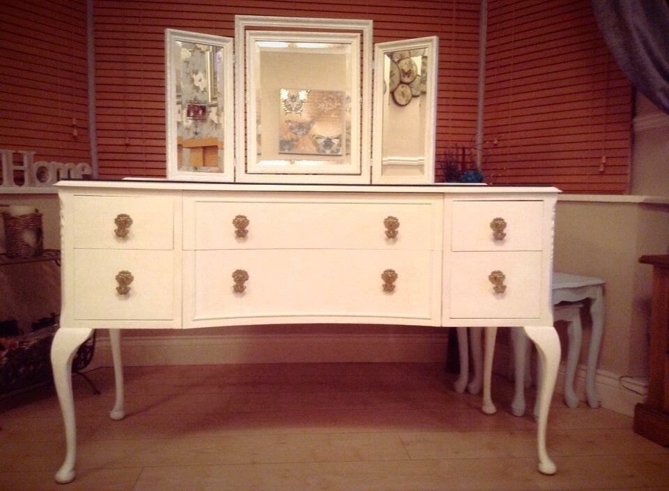 Vintage Queen Anne leg dressing table with triple mirror and stool