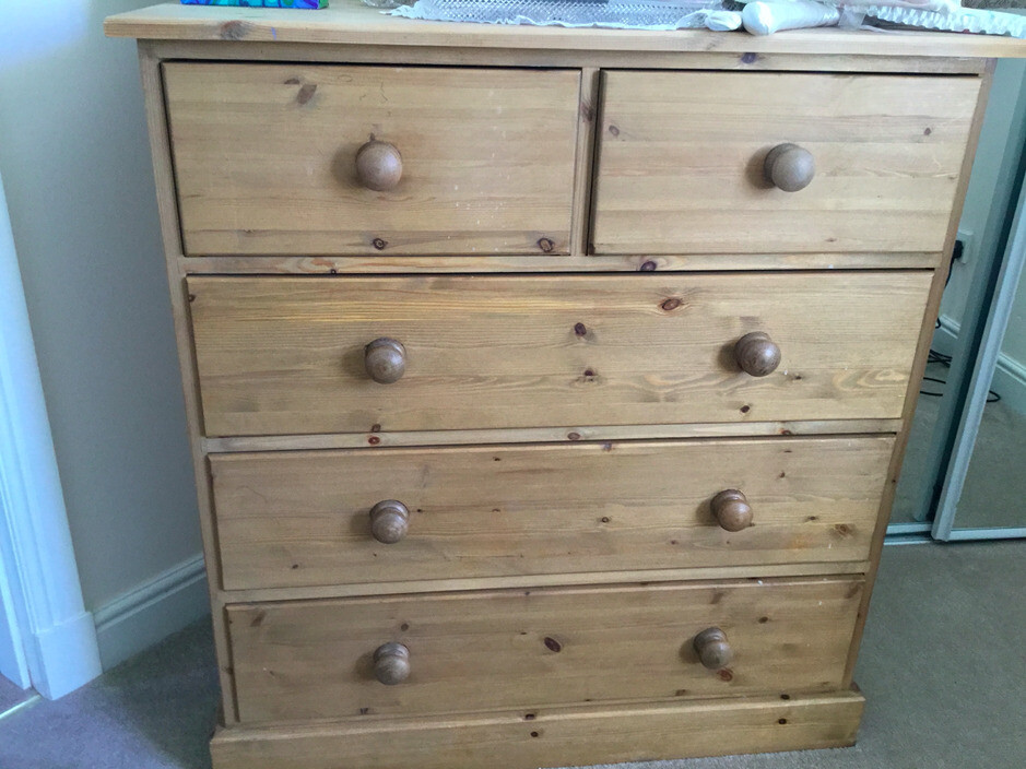 2 Pine Chests of Drawers in Excellent Condition in Lanark, South