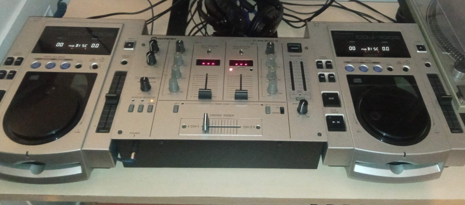 Pioneer DJミキサー　DJM-300-S CDJ-100S 2台セット Pioneer DJミキサー DJM-300-S CDJ-100S 2台セット - メルカリ