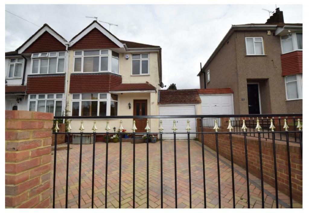 3 bedroom house in Willow Avenue, Swanley in Swanley, Kent Gumtree