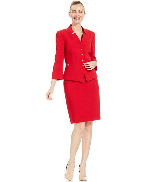 Pre-owned Tahari By Asl Tahari Asl Women's Red Petite Four-button Crepe Skirt Suit, Size 4p