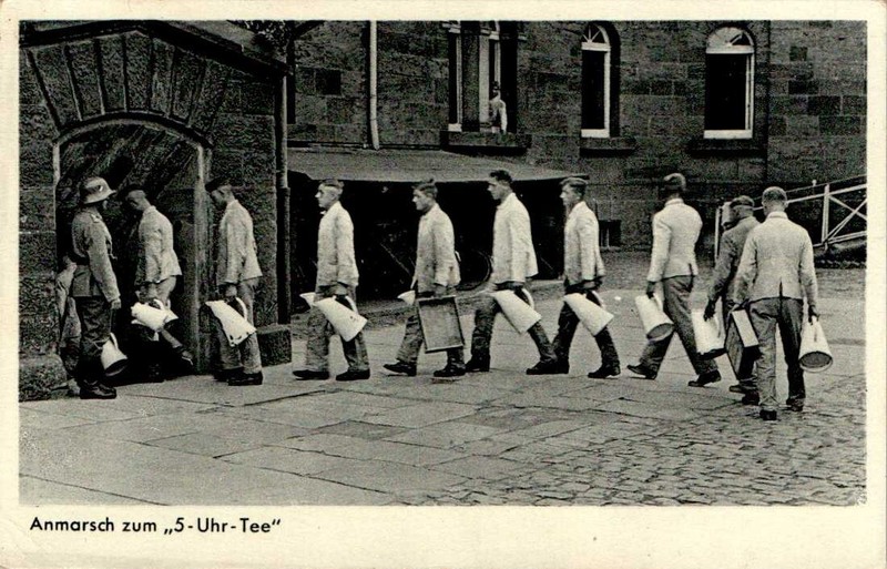 Ak Zweiter Weltkrieg MilitÃR Deutsche Wehrmacht Anmarsch Zum 5:00 Uhr Tee 1937