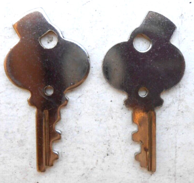 (1) Vintage American Tourister Luggage Key Bellhop Suitcase