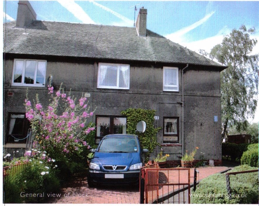 Newly refurbished 2 bedroom upper villa flat with garden in West Calder