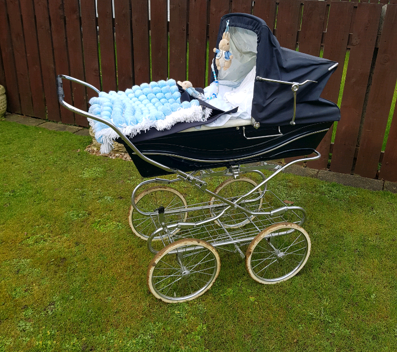 Vintage original Silvercross carlton pram 1970s in Hull, East