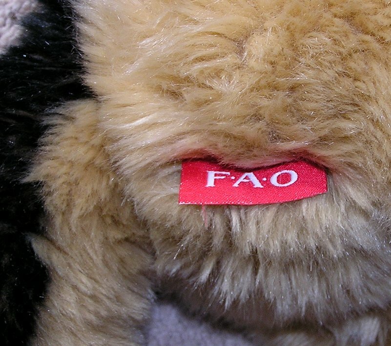 FAO SCHWARZ 'TOYS R US' GERMAN SHEPHERD DOG 13