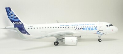 Airbus A320 House / Demo Livery Sharklets Diecast Collectors Model 1:200 XX2637