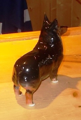 VINTAGE  BESWICK  CHINA  BLACK  PRINCE  CORGI  DOG  FIGURINE