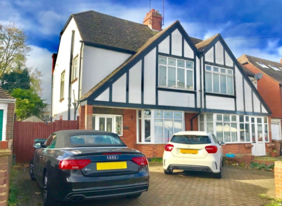 4 BED HOUSE LUTON DUNSTABLE PRIME LOCATION NEWLY REFURBISHED!! in