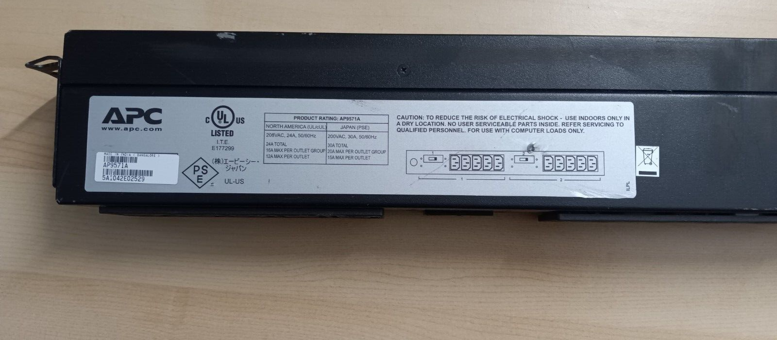 APC AP9571A PDU Basic 200-230V 30A 10-C13 Outlets 1U APC AP9571A PDU Basic 200-230V 30A 10-C13 Outlets 1U
