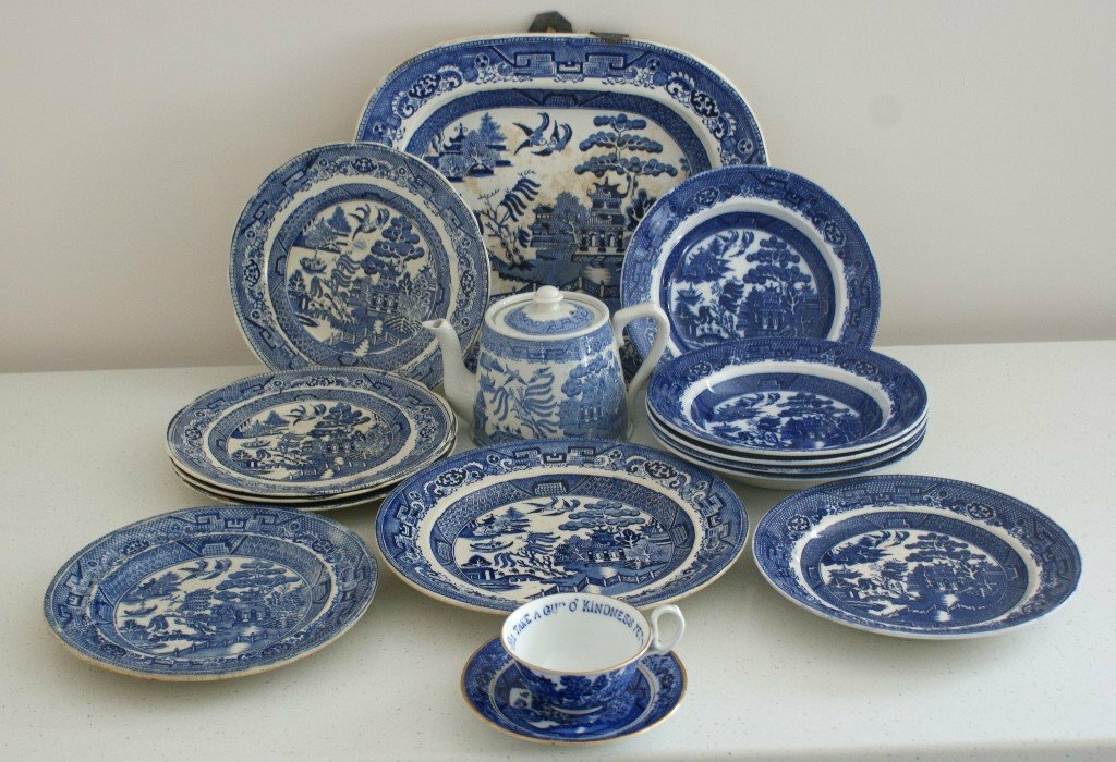 antique-vintage-willow-pattern-plates-in-newtownards-county-down
