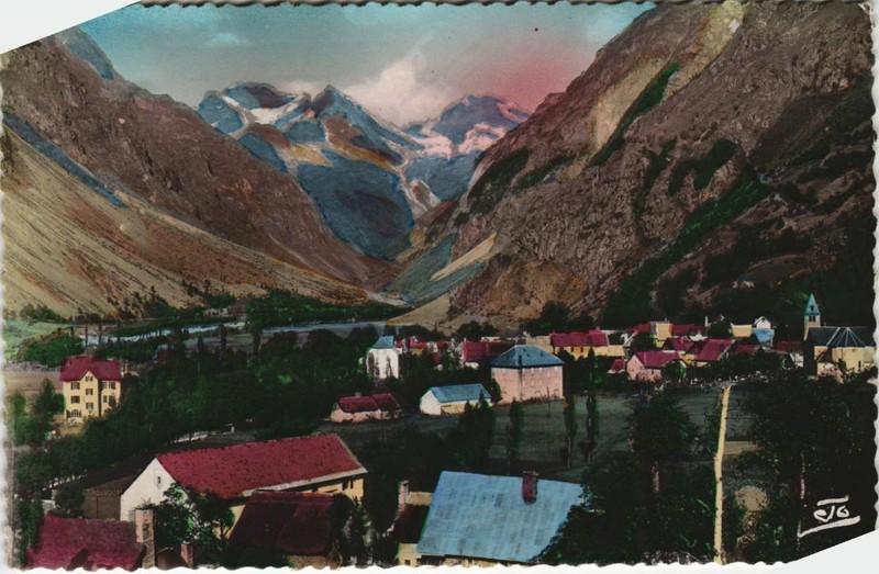 Cpa La Chapelle-En-Valgaudemar Dans Le Fond Les Aupillous (1199377)