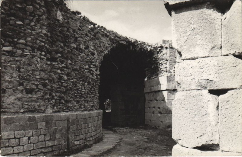 Cpa Ak Constantinople Temple Telesfor, Pergame Turkey (1230303)