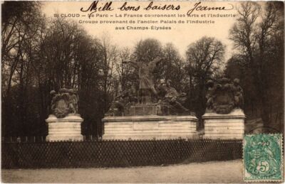 CPA SAINT-CLOUD Le Parc - Statues (1323761)