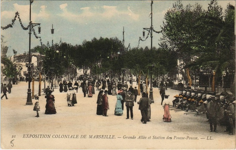 Cpa Marseille Expo 21 Grande Allee Et Station Des Pousse (132315)