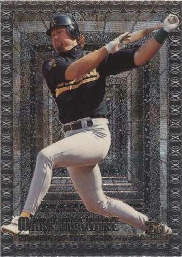 1995 Topps Embossed - Mark McGwire #107