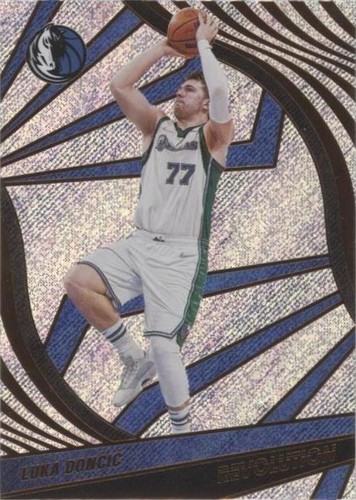 2021 Panini Revolution Luka Doncic Fractal Auto /100 Autograph PSA