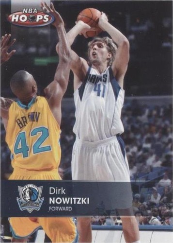 2005-06 NBA Hoops - Dirk Nowitzki #29