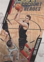 2017-18 Panini Prestige - Lauri Markkanen #4