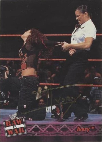 2001 Fleer WWF Raw is War - Ivory #16