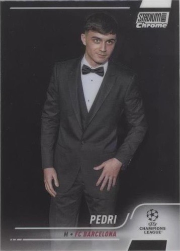 2021-22 Topps Stadium Club Chrome UCL Pedri #16