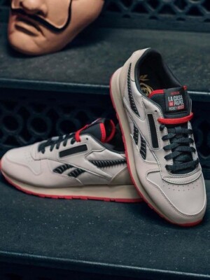 Size 11.5 - Reebok Classic Leather x La Casa De Papel Beige