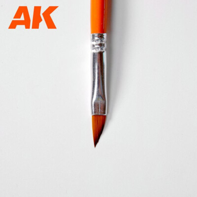 AK Interactive #AKI-585 Dagger Triangular Shape Weathering Brush