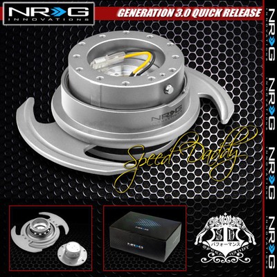 ГОНОЧНОЕ РУЛЕВОЕ КОЛЕСО NRG GEN 3.0 2.5 С КОРОТКИМ БЫСТРОРАЗЪЕМНЫМ АДАПТЕРОМ НА 6 ОТВЕРСТИЙ СЕРЕБРИСТОГО ЦВЕТА