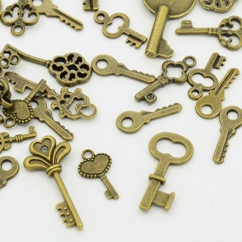 50 Mixed Lot Antique Brass KEY CHARMS Mixed Sizes 15-30mm w/ l...