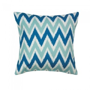 Set Of 2 Cool Blue Chevron Pattern Classic Decorative Throw Pillow