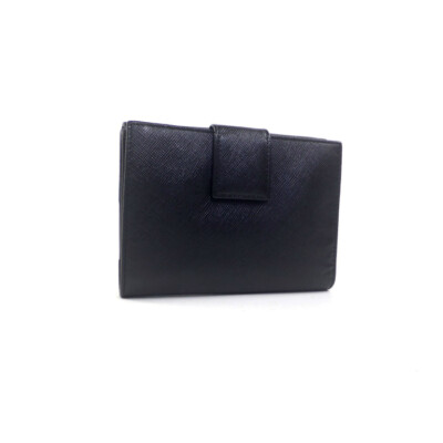 【PRADA】SAFFIANO TRIANGLE LOGO WALLET Prada triangle-logo Saffiano Leather Wallet | Black | FARFETCH