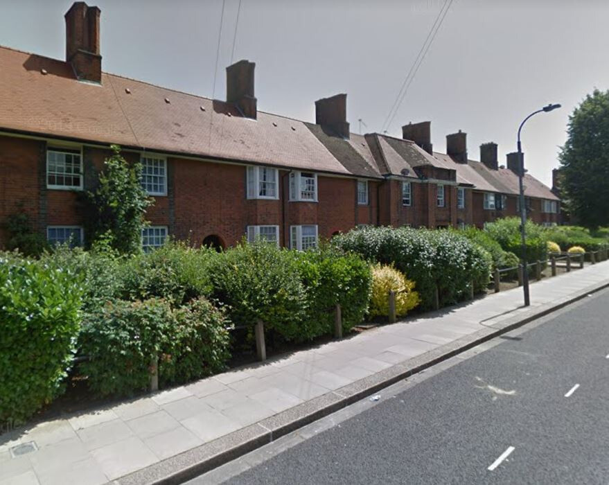 Large 4BR House for rent in East Acton 2 mins walk to East Acton